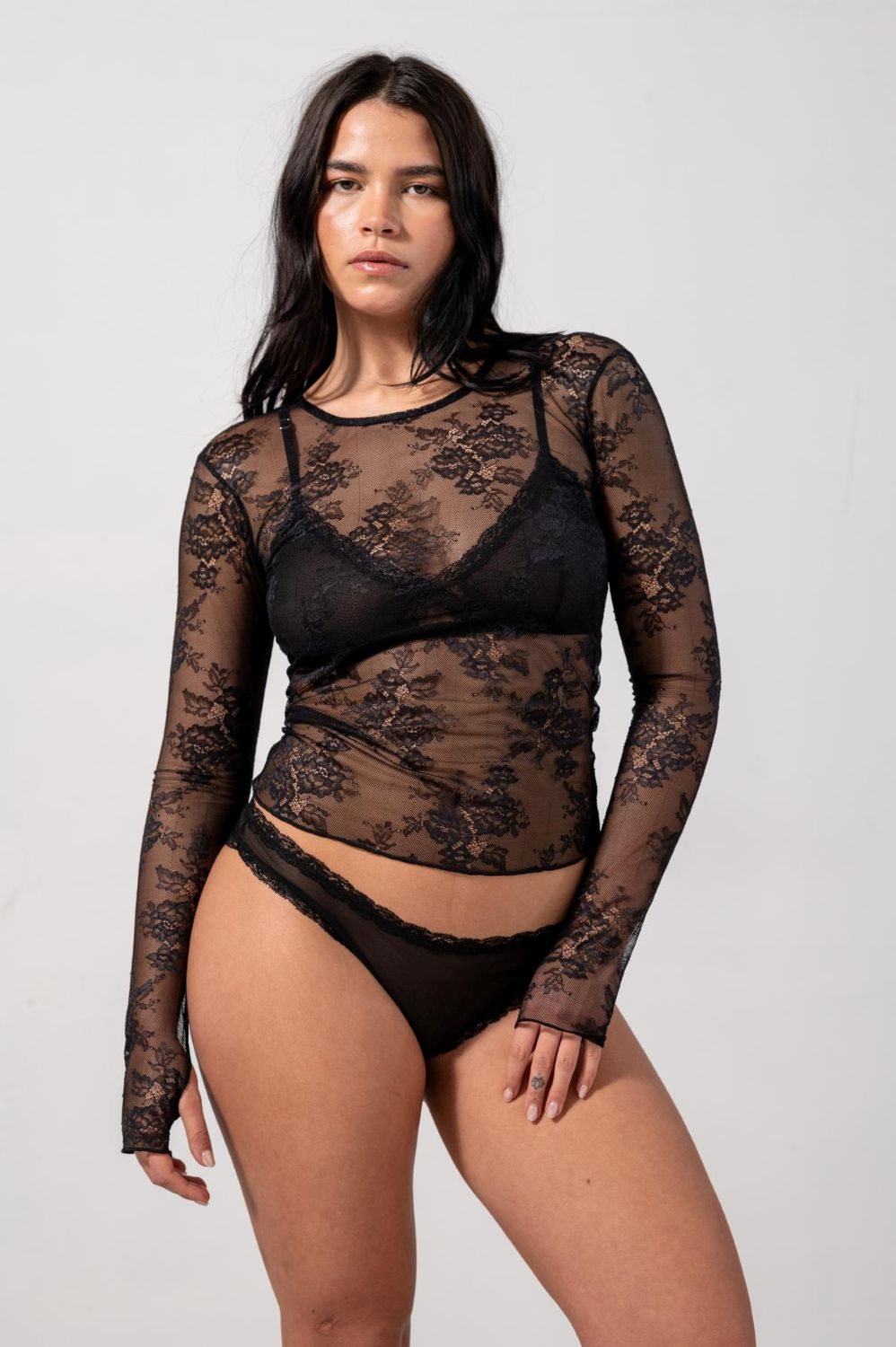 Understatement Lace Longsleeve Tee Musta Pitsipusero