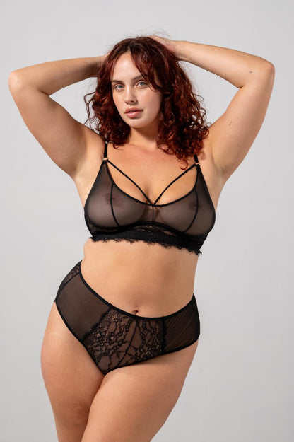 Understatement Lace Mesh Strappy Demi Rintaliivit