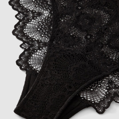 Understatement Lace Period Cheeky Kuukautisalushousut