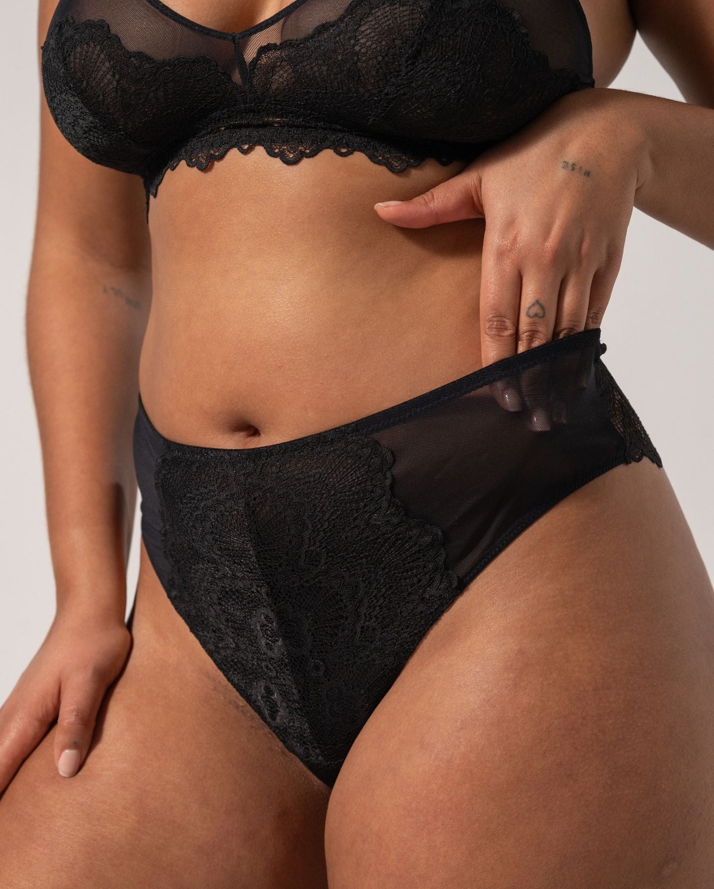 Understatement Lace Mesh Highwaist Thong Black Stringit